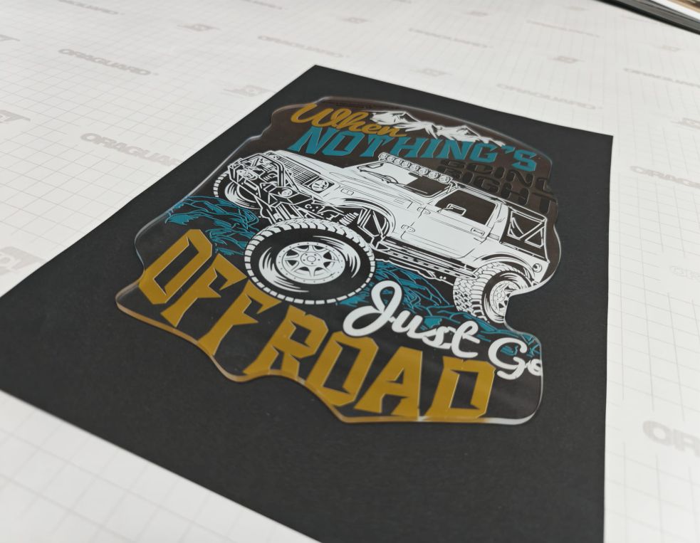 Druk na folii transparentnej z białym poddrukiem i CMYK